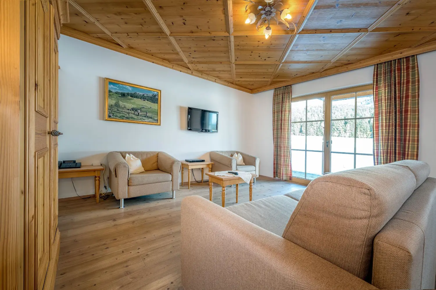 Wohnzimmer einer Erdgeschosswohnung im Appartementhaus am Gafalhof
