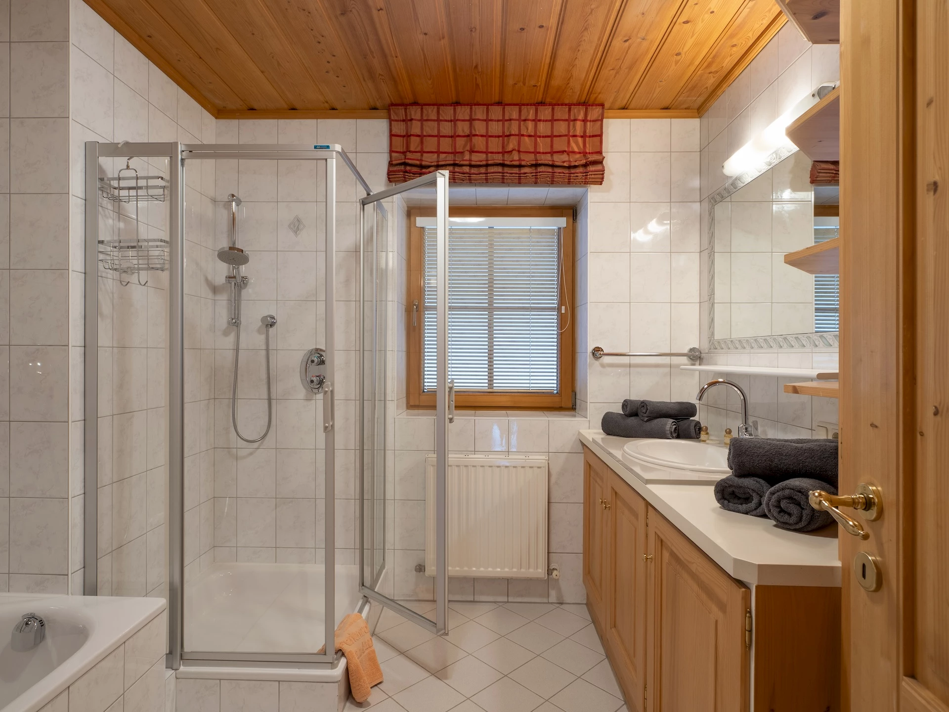 Badezimmer im Erdgeschoss des Tirolerhauses am Gafalhof