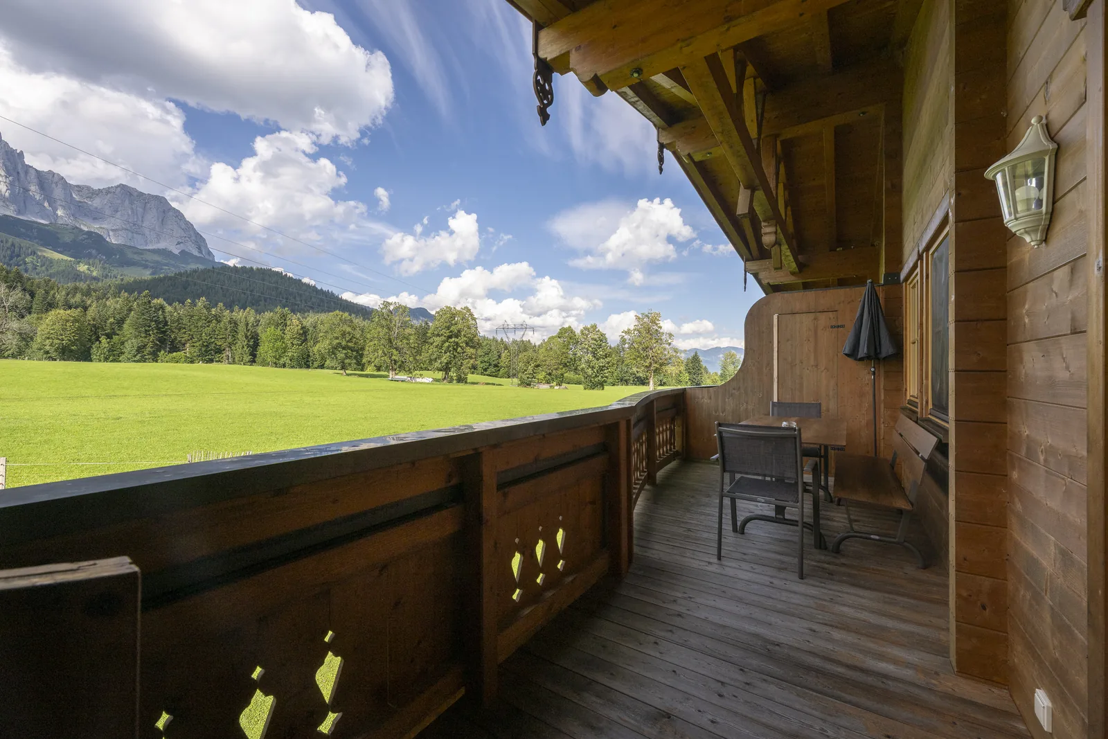 Balkon mit Aussicht auf den Wilden Kaiser